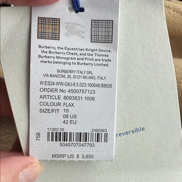 Burberry Reversible Wool Wrap Coat with Belt. - Picture 10 of 10